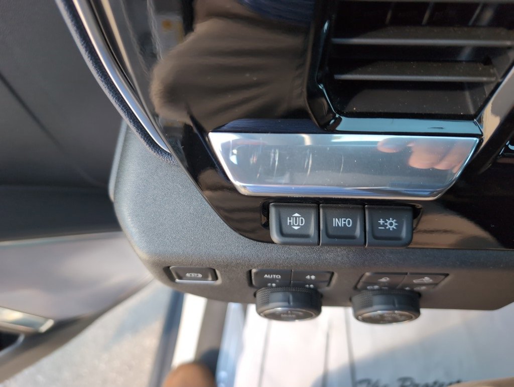 2024 Chevrolet Silverado High Country photo 22