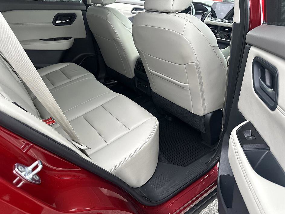 2023 Nissan Rogue SL photo 19