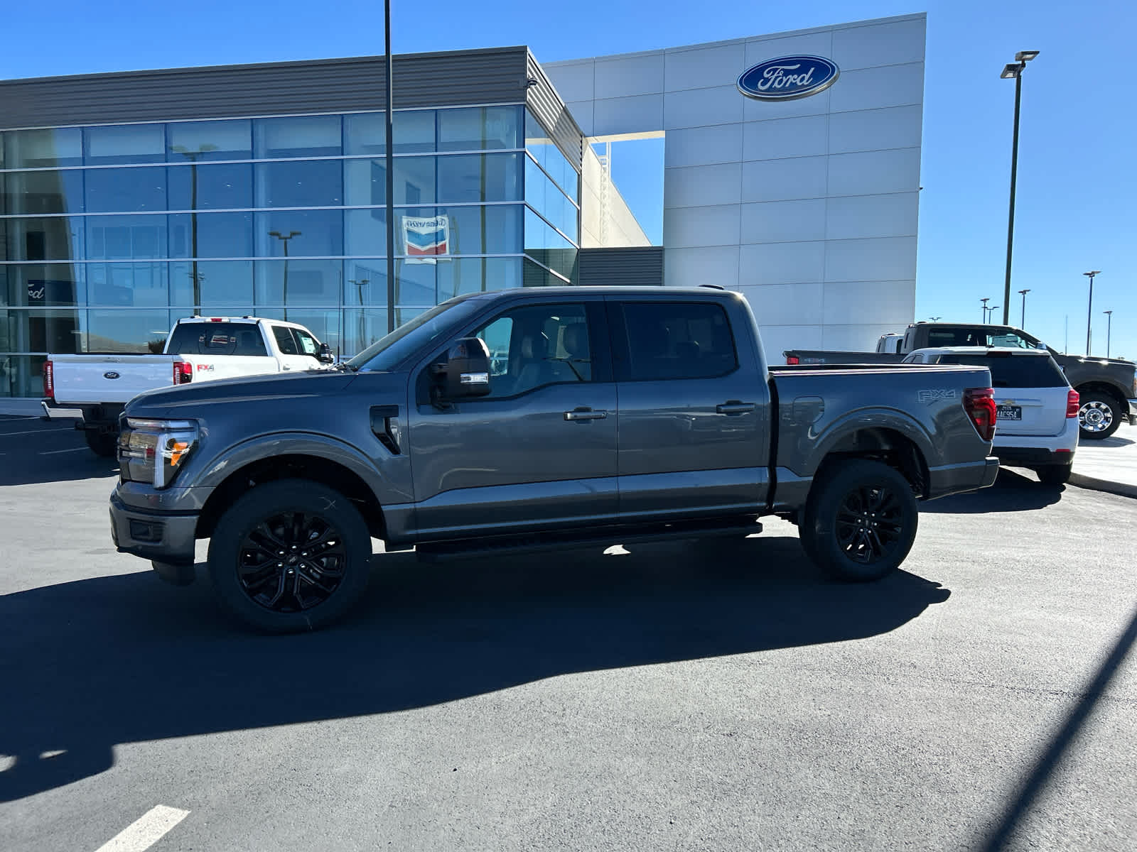 2025 Ford F-150 Lariat photo 2