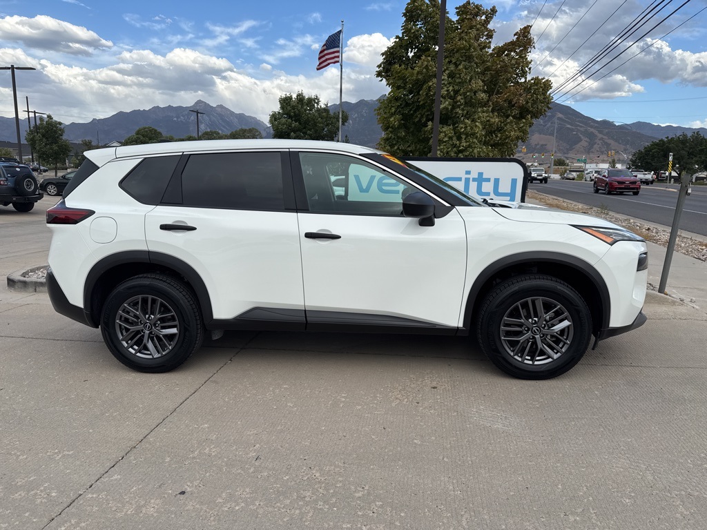 2023 Nissan Rogue S photo 2