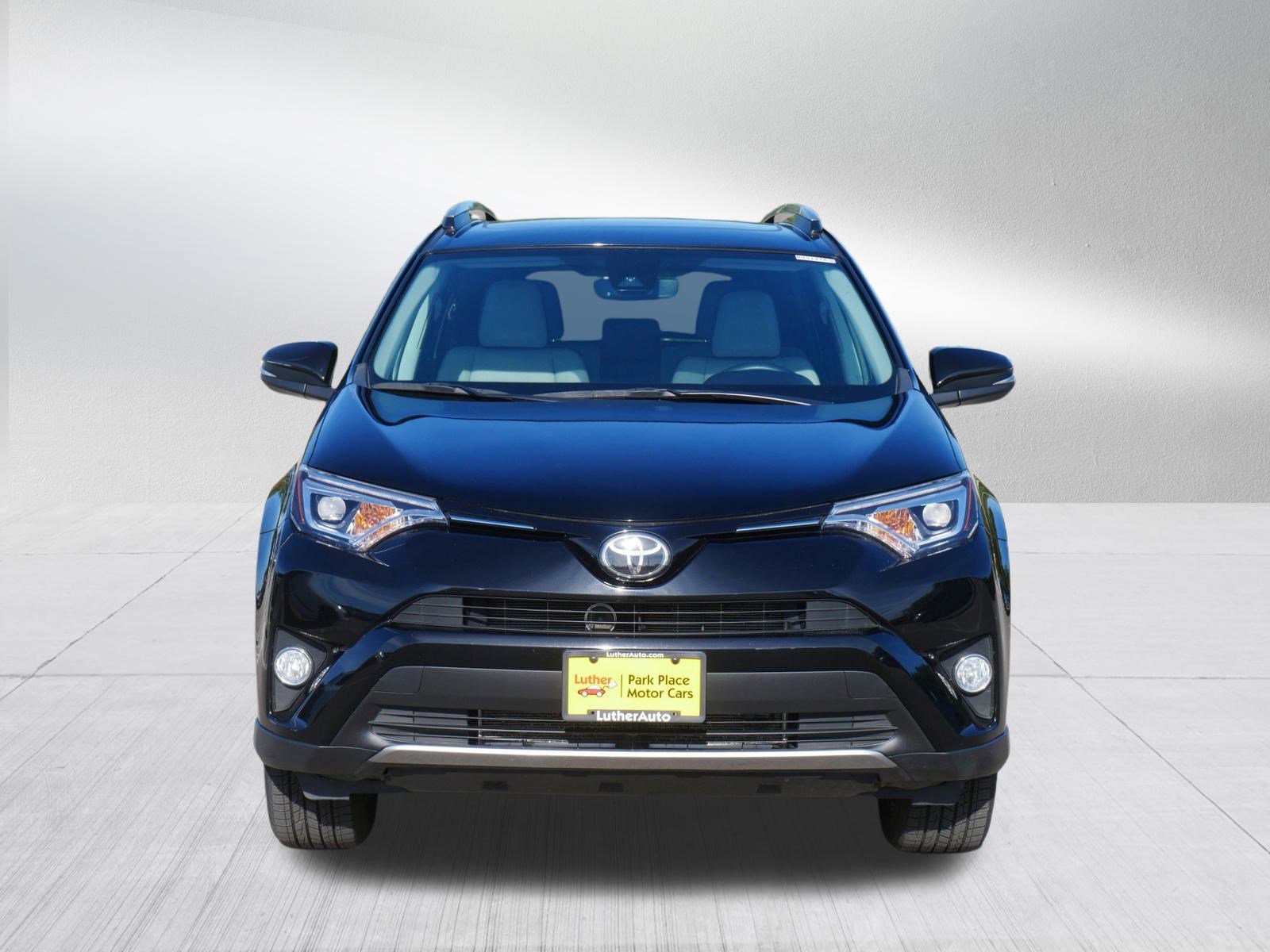 2018 Toyota RAV4 Limited photo 2