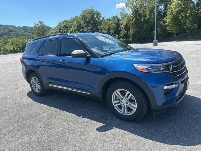 2021 Ford Explorer XLT photo 3