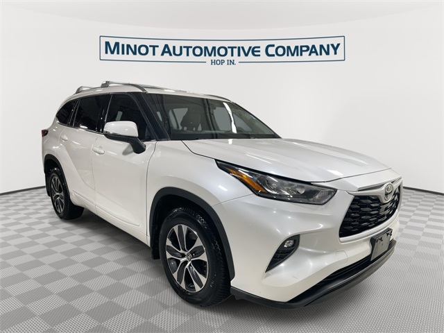 2020 Toyota Highlander XLE's photo