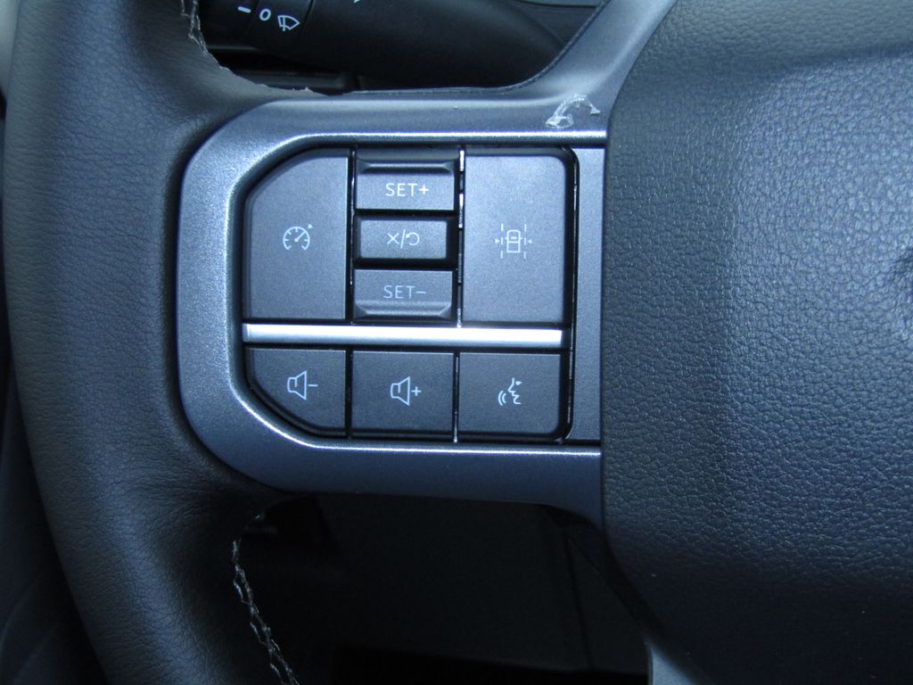 2025 Ford F-150 XLT photo 18