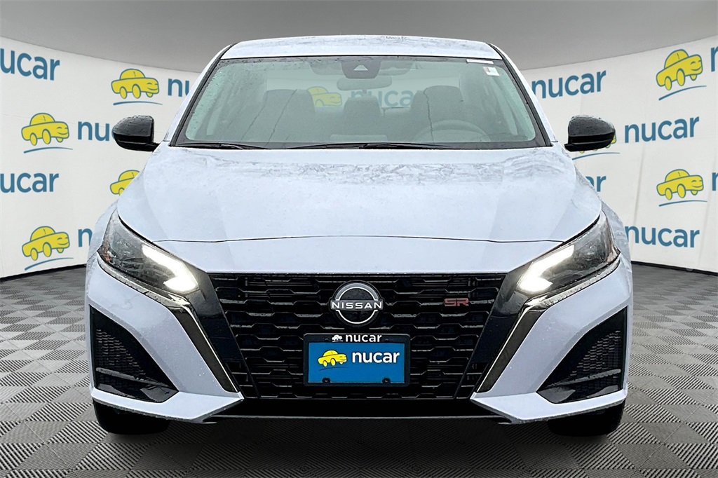 2025 Nissan Altima 2.5 SR photo 2