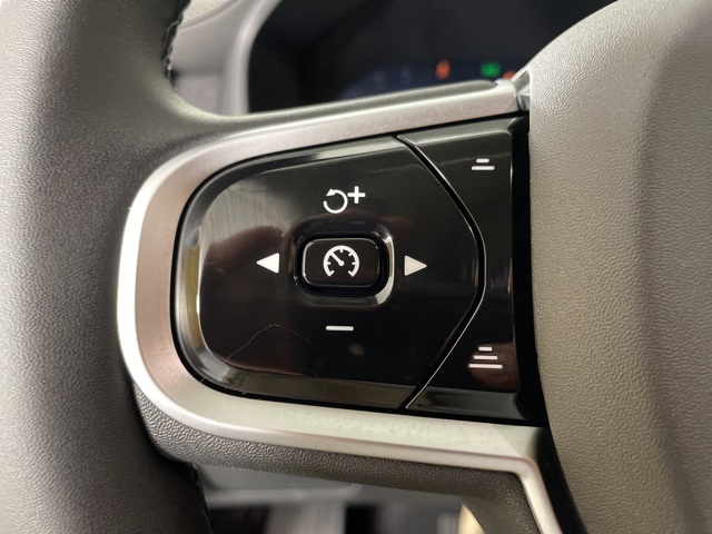 2025 Volvo XC90 T8 photo 23