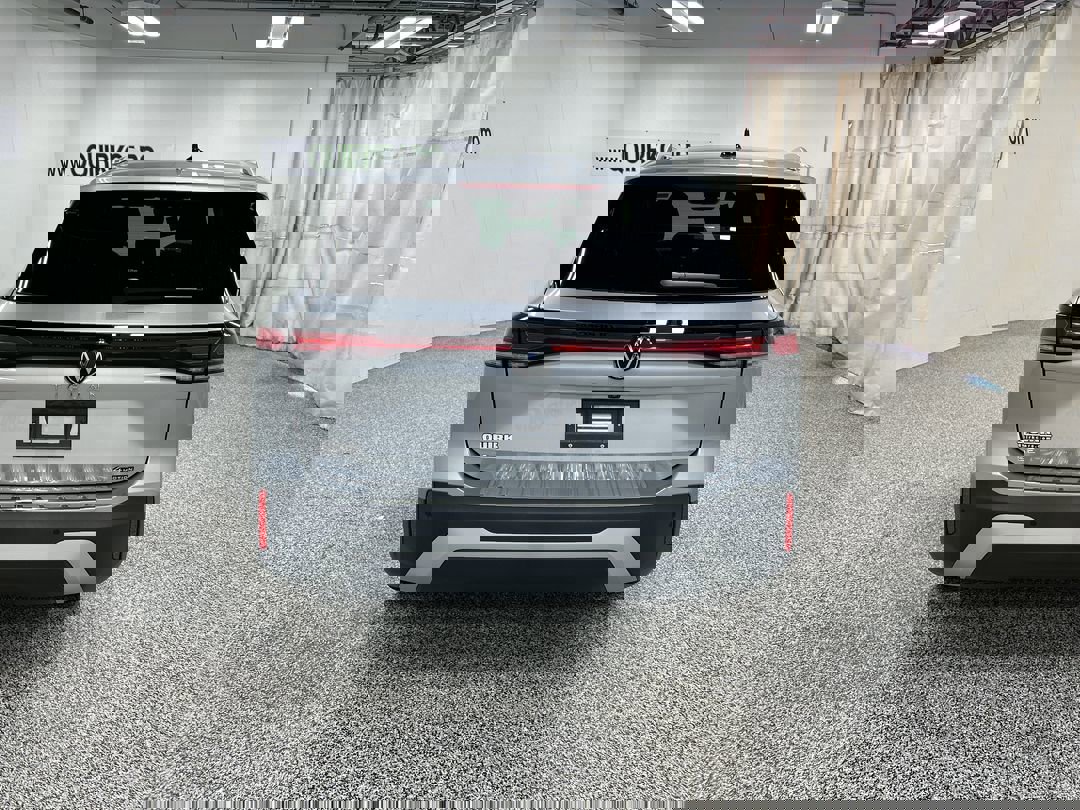 2025 Volkswagen Tiguan SE photo 4