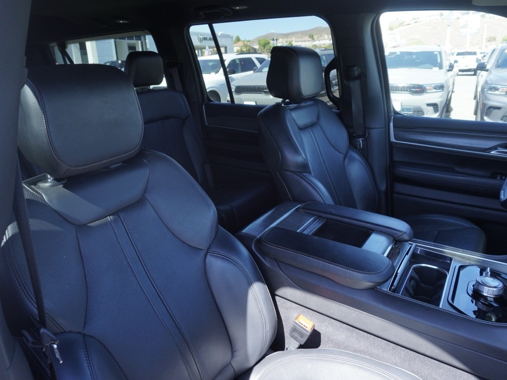 2023 Jeep Wagoneer L Series II photo 19