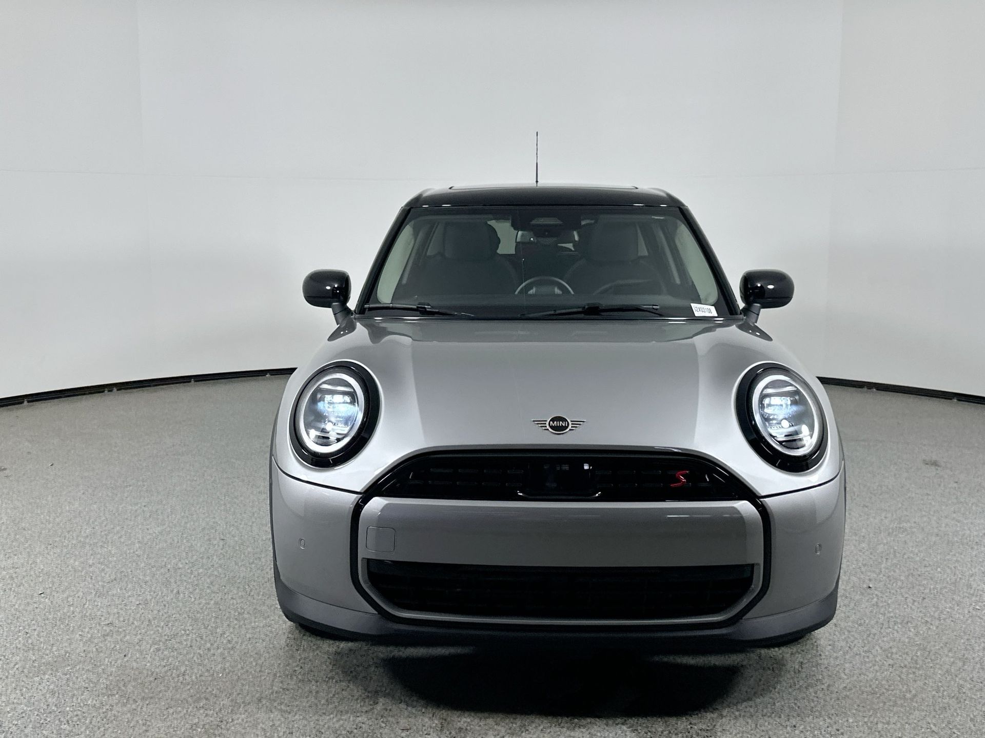 2025 Mini Cooper 4 Door Hardtop Signature photo 2