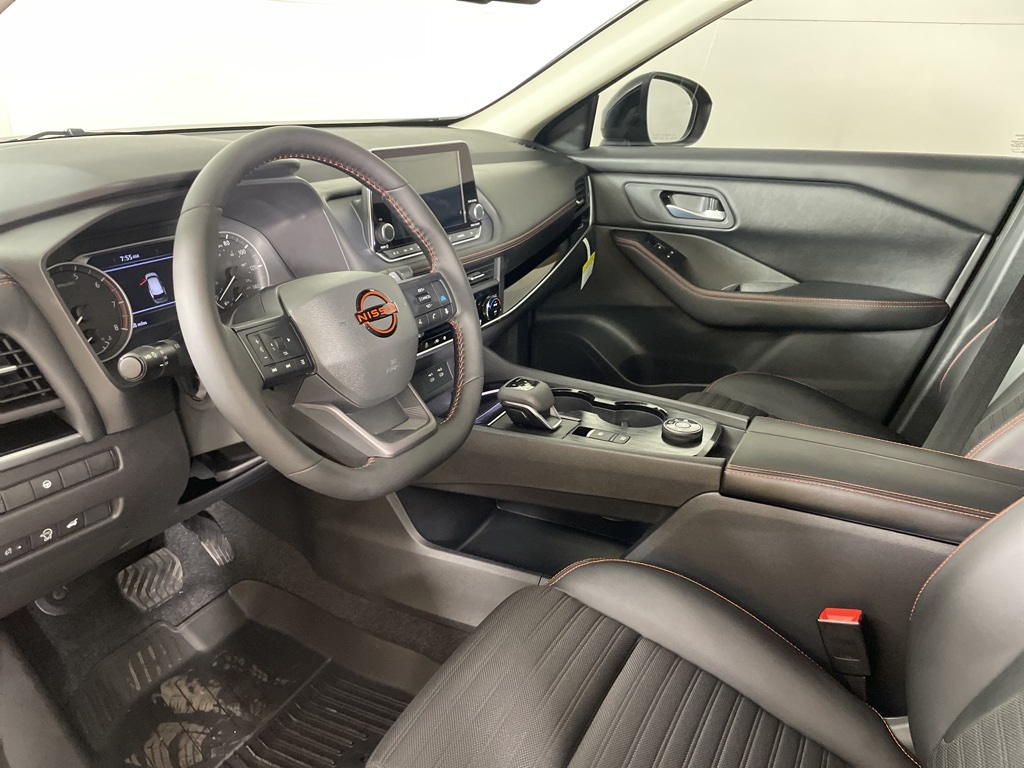 2026 Nissan Rogue SV photo 16