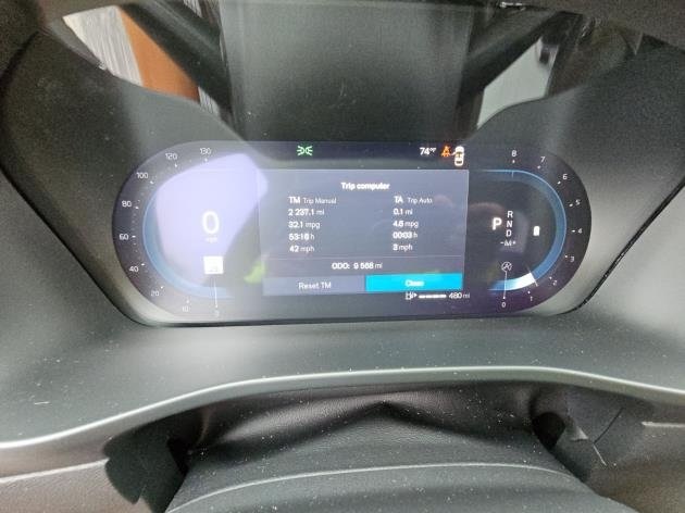 2025 Volvo XC40 Plus photo 3