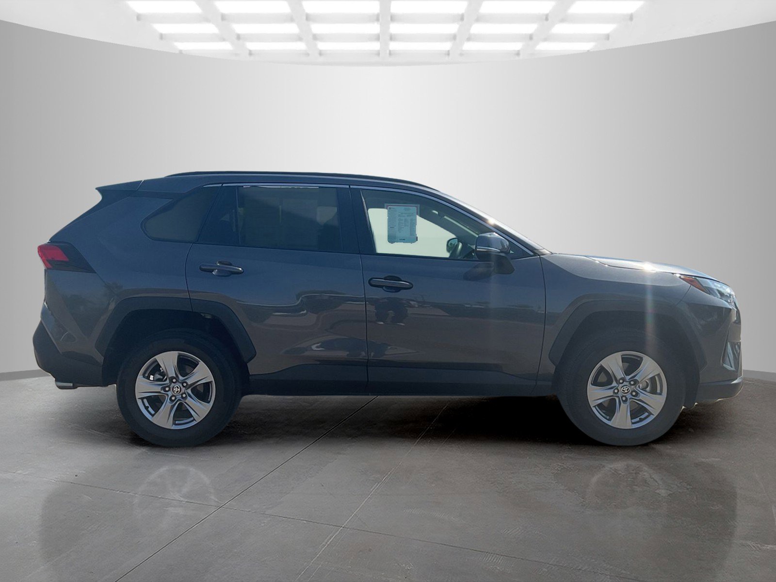 2024 Toyota RAV4 XLE photo 2