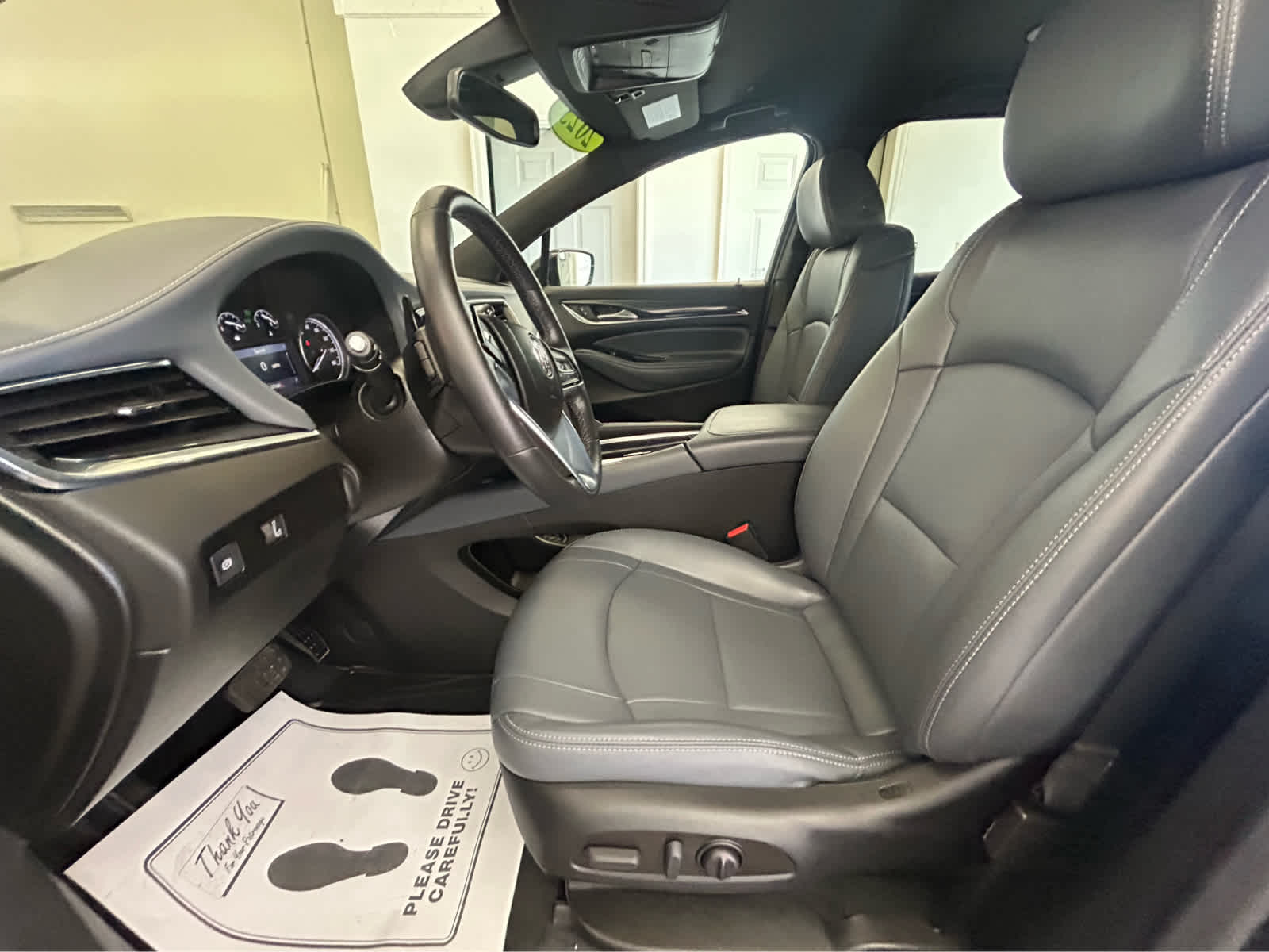 2023 Buick Enclave Essence photo 10