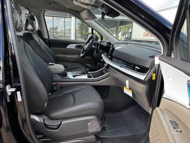 2026 Kia Carnival LXS photo 21