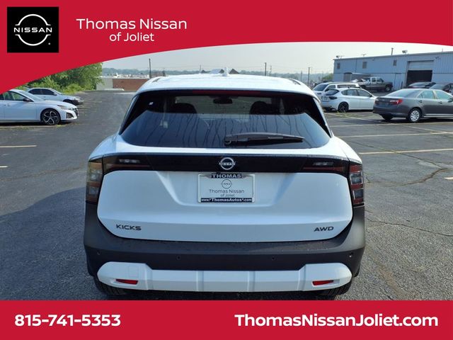 2025 Nissan Kicks SV photo 2