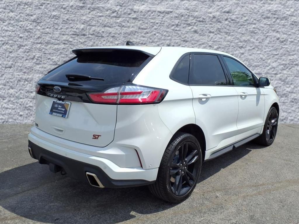 2022 Ford Edge ST photo 3