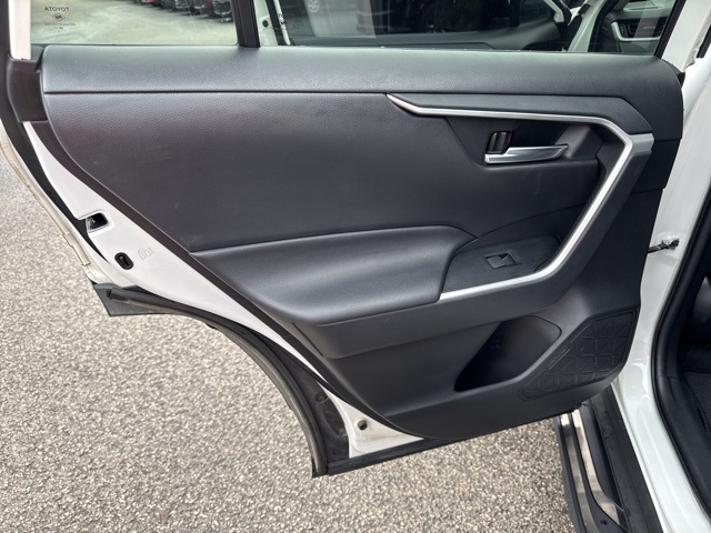 2021 Toyota RAV4 XLE Premium photo 14