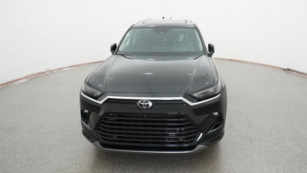 2026 Toyota Grand Highlander Platinum AWD photo 2