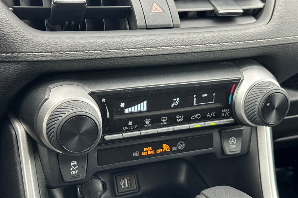 2024 Toyota RAV4 LE photo 17