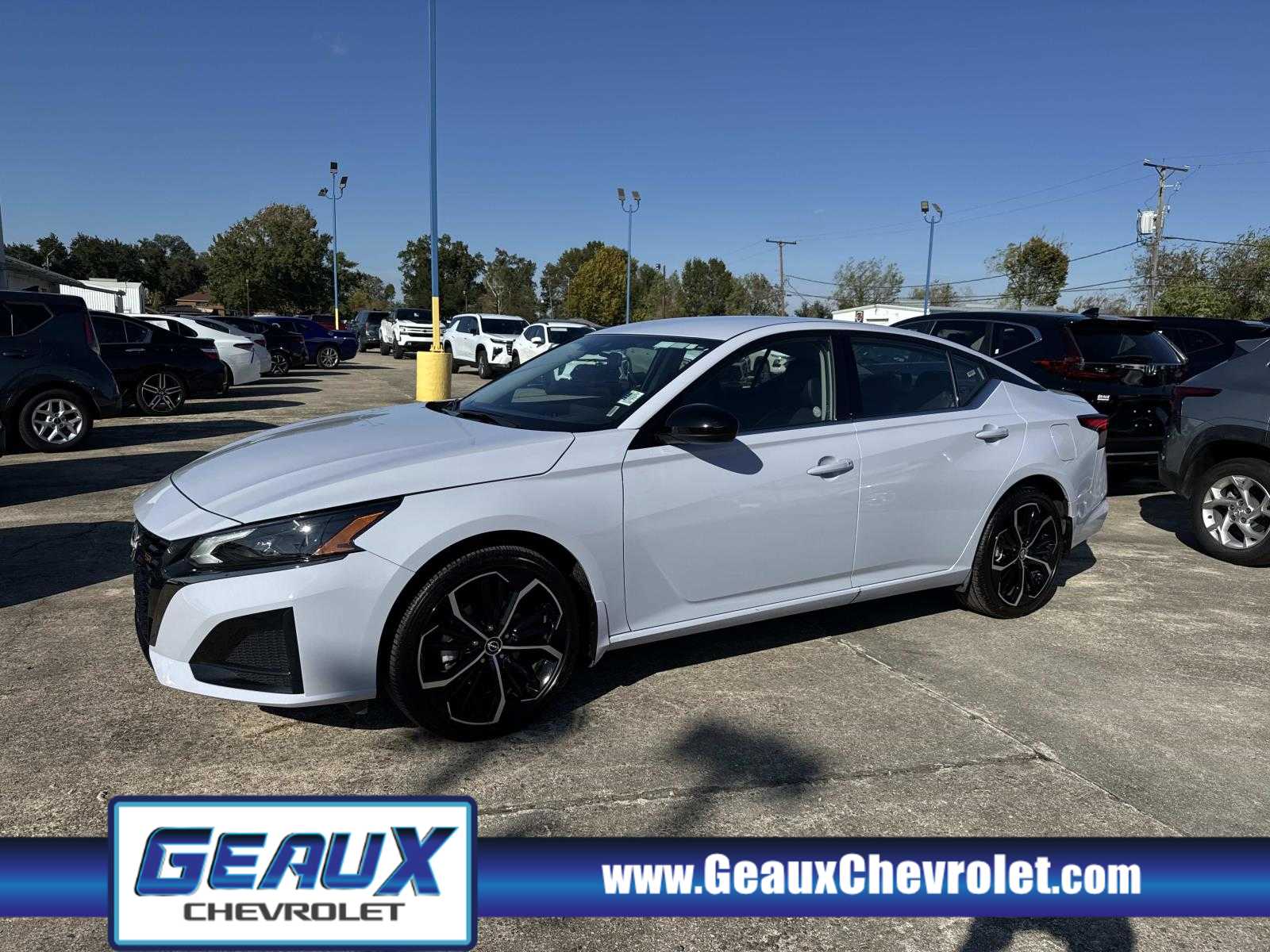 2025 Nissan Altima SR's photo