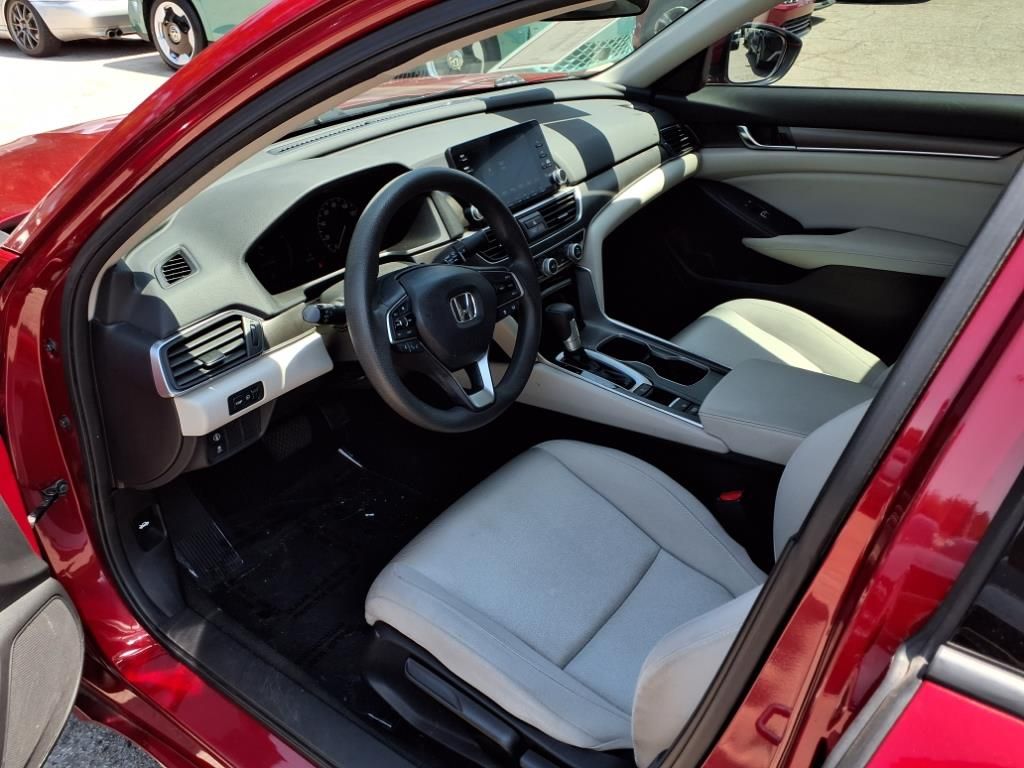 2018 Honda Accord LX photo 12