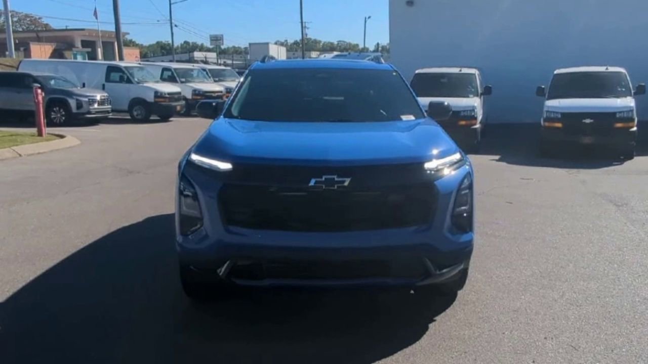 2026 Chevrolet Equinox RS photo 3