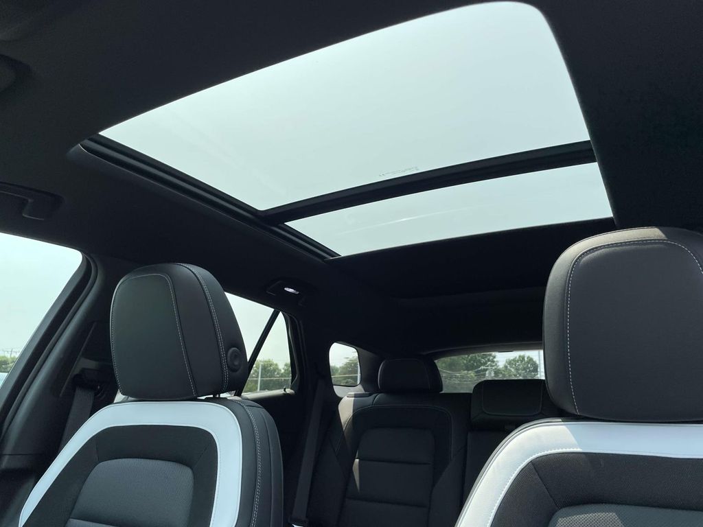 2024 Chevrolet Blazer EV photo 12
