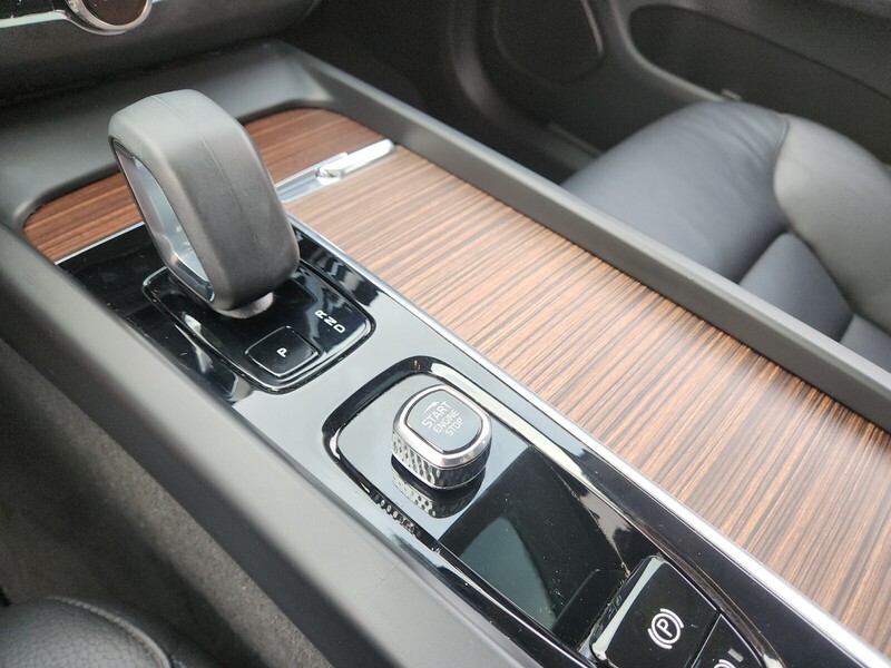 2023 Volvo XC60 B5 Plus photo 21