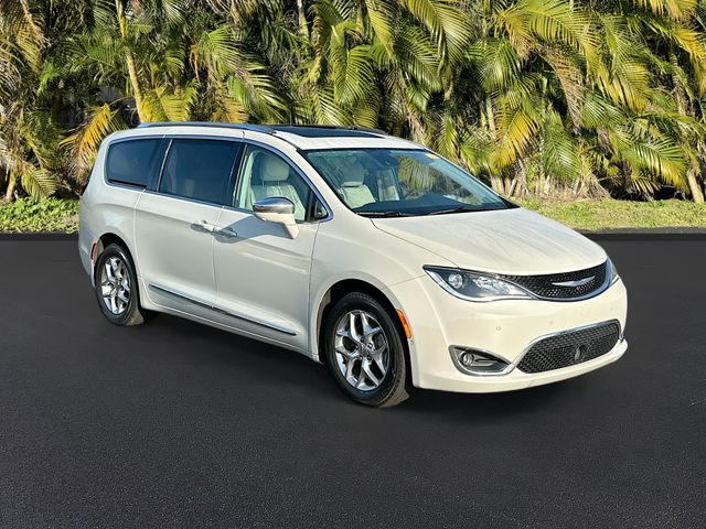 2020 Chrysler Pacifica Limited photo 3