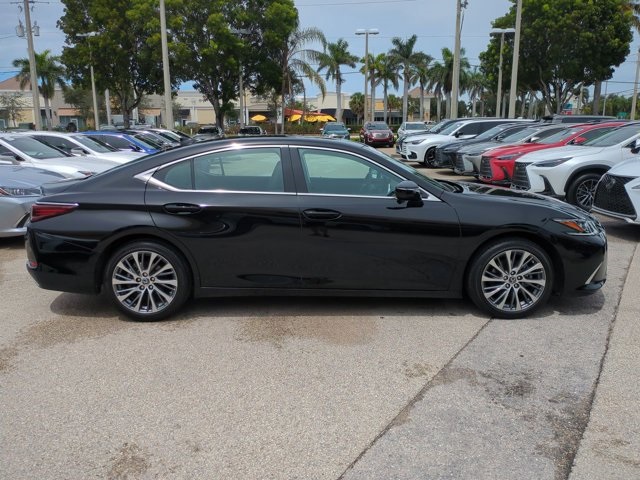 2019 Lexus ES 350 photo 3