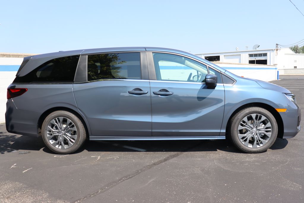 2026 Honda Odyssey Touring photo 6