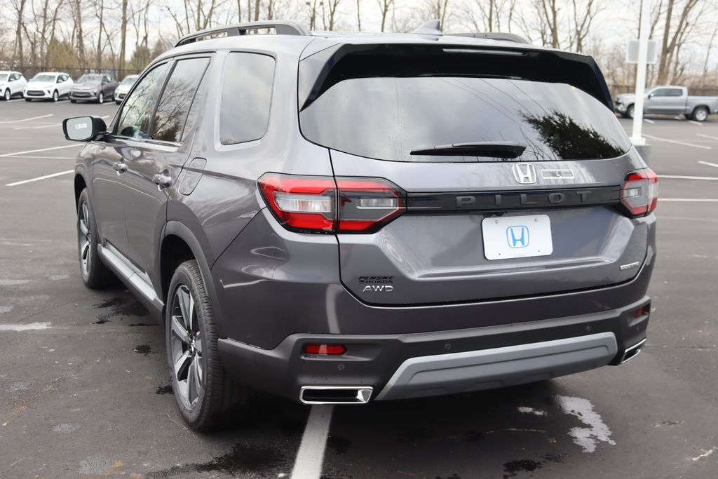 2025 Honda Pilot Touring photo 2