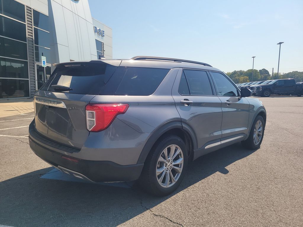 2022 Ford Explorer XLT photo 2