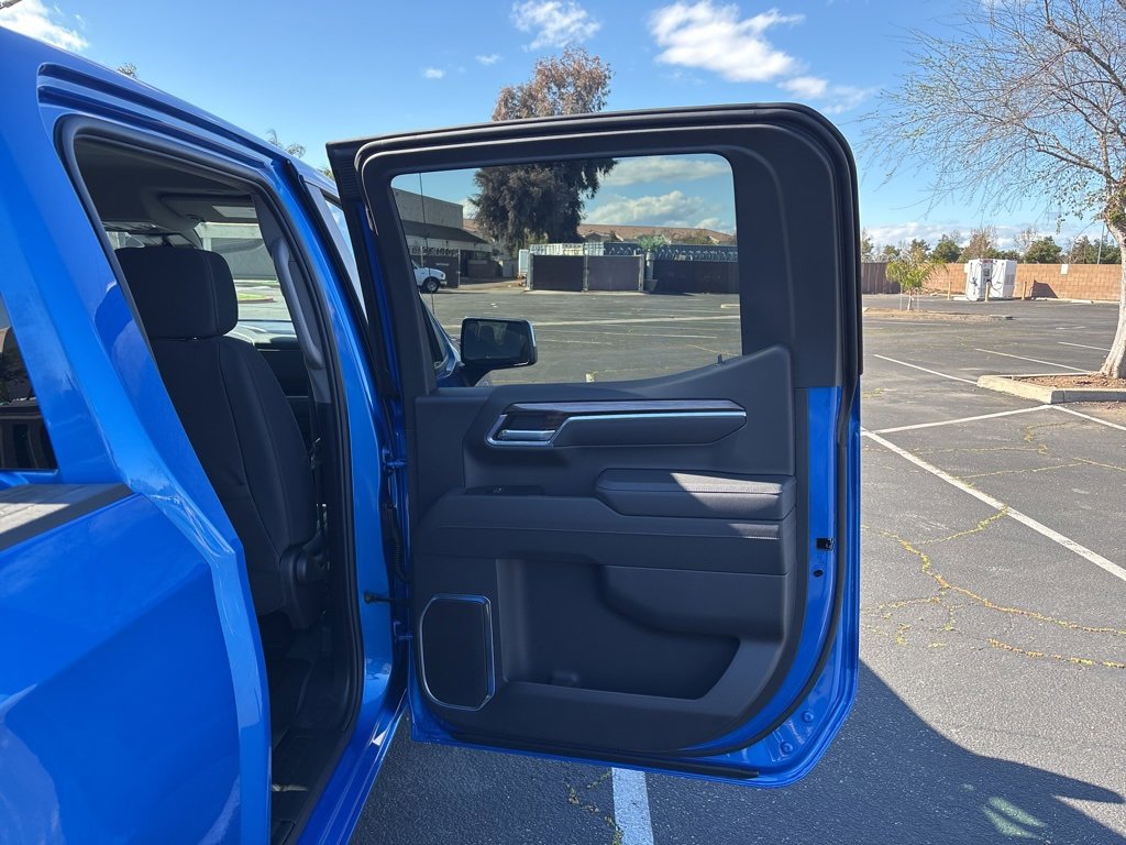 2025 Chevrolet Silverado 1500 LT photo 19