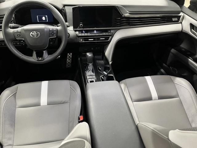 2025 Toyota Camry SE photo 9
