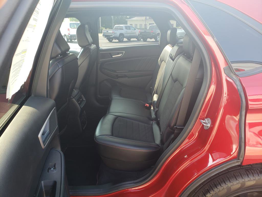 2024 Ford Edge ST-Line photo 13