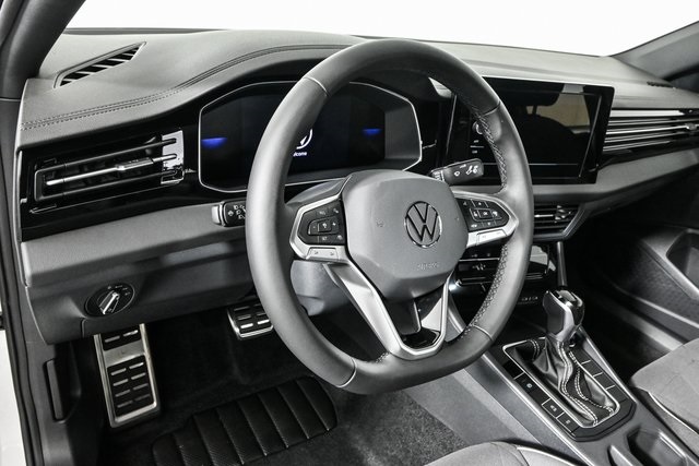 2025 Volkswagen Jetta 1.5T Sport photo 4
