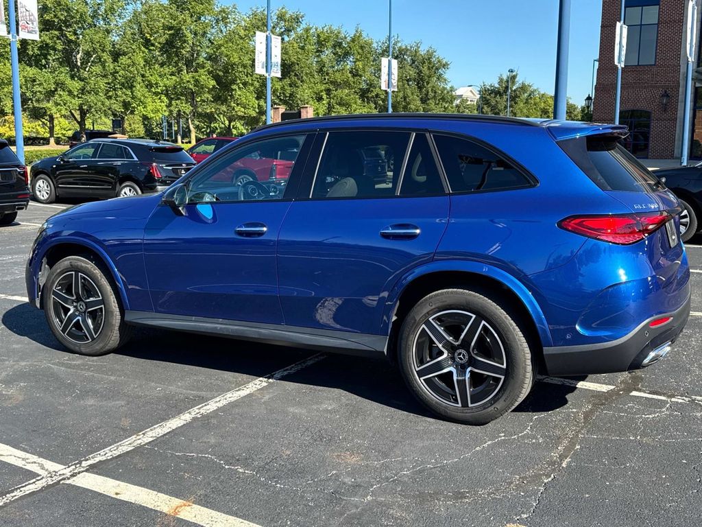 2023 Mercedes Benz GLC 300 4MATIC photo 3
