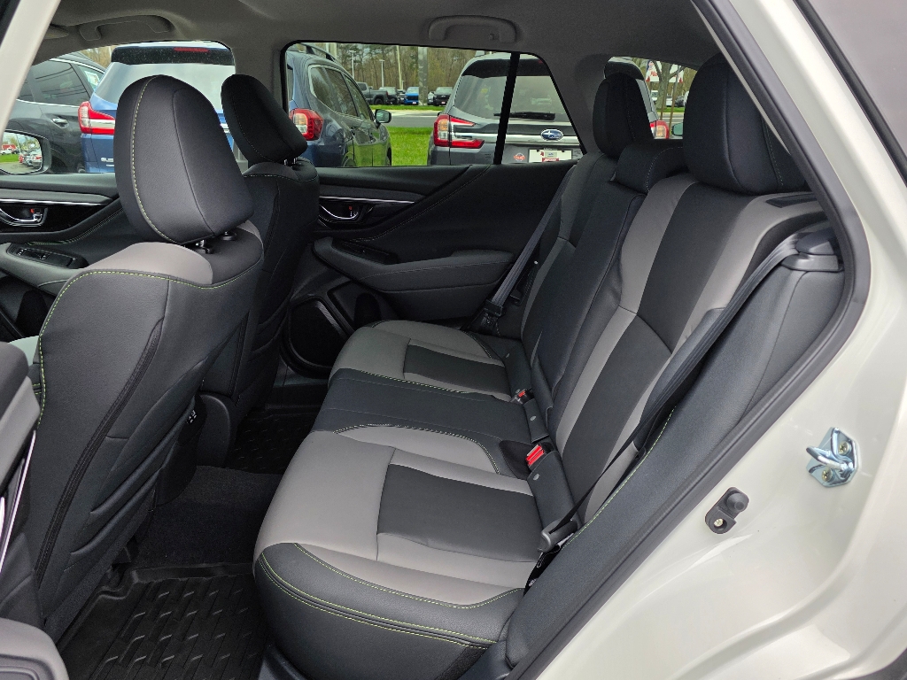 2025 Subaru Outback Onyx Edition photo 9