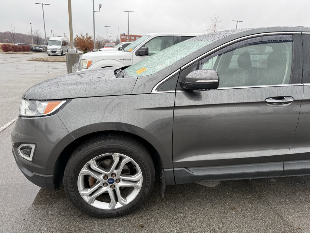 2017 Ford Edge Titanium photo 4
