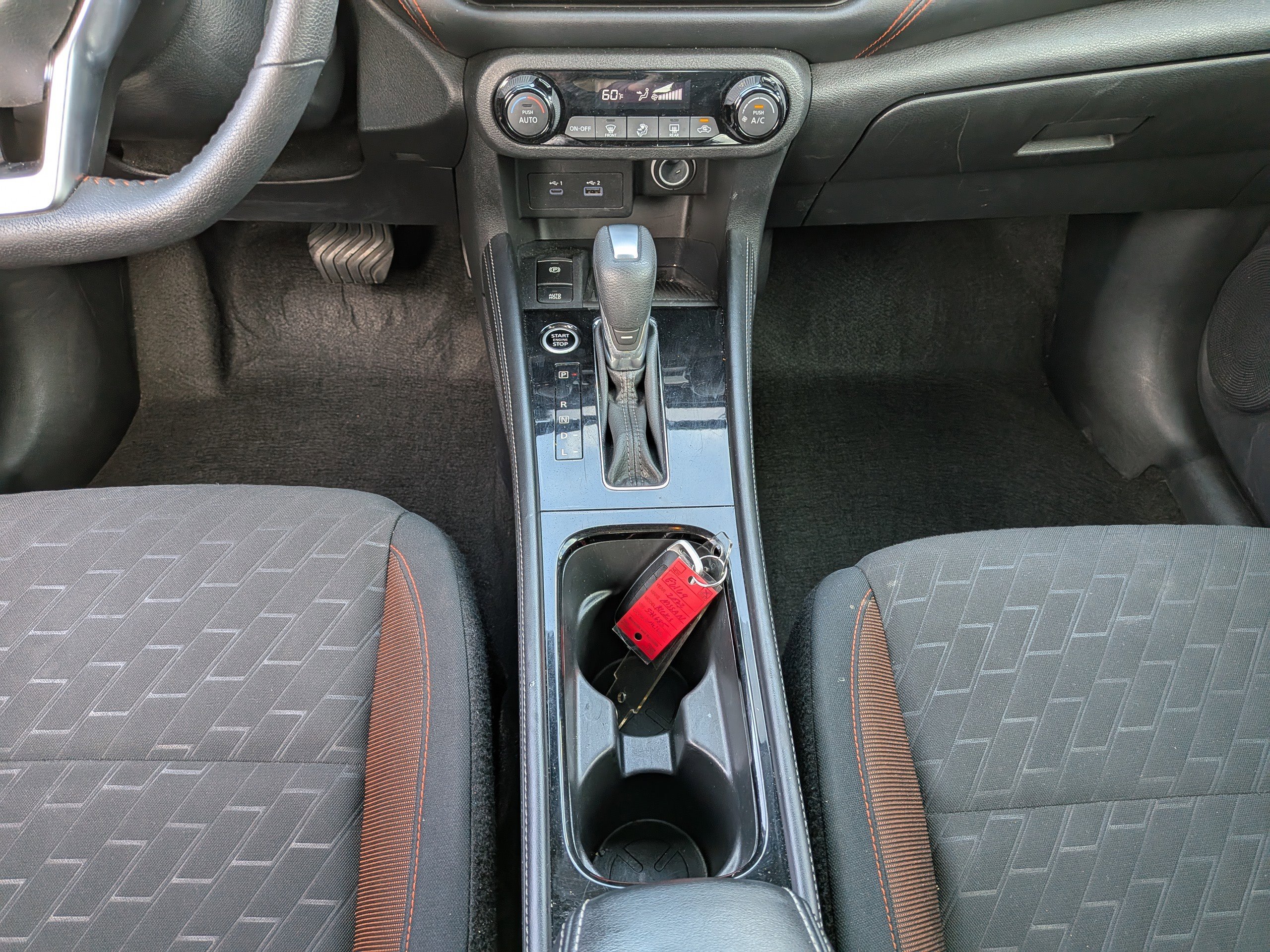 2023 Nissan Kicks SR photo 12