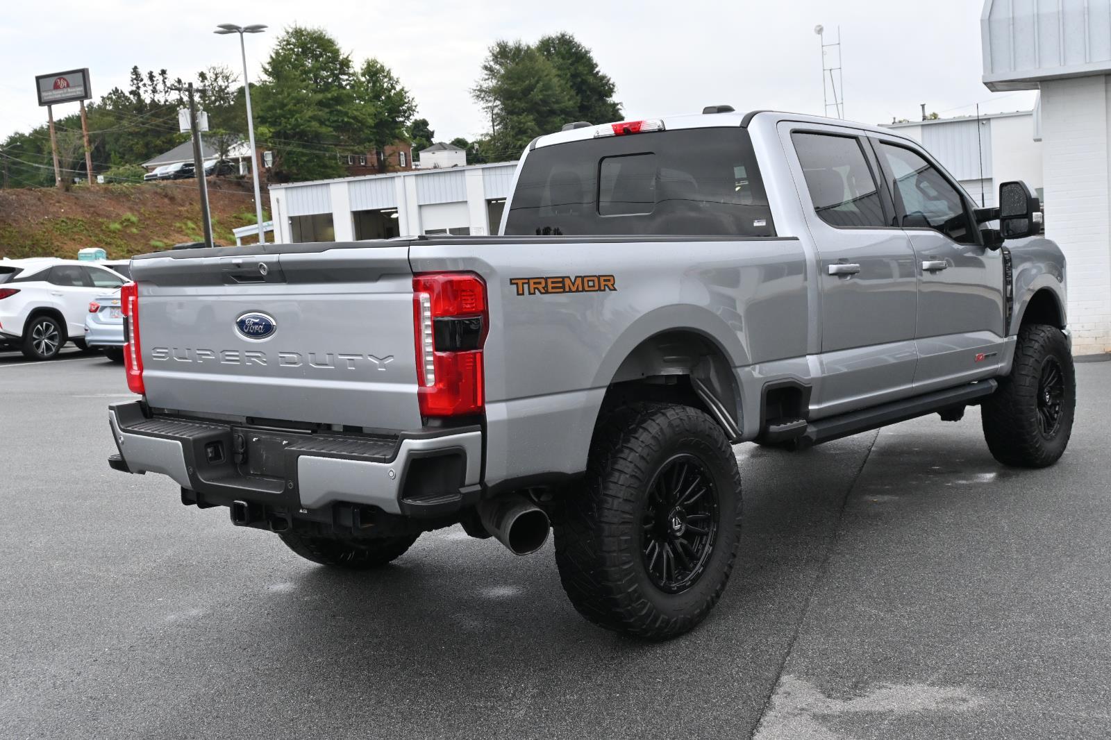2023 Ford F-350 Lariat photo 7