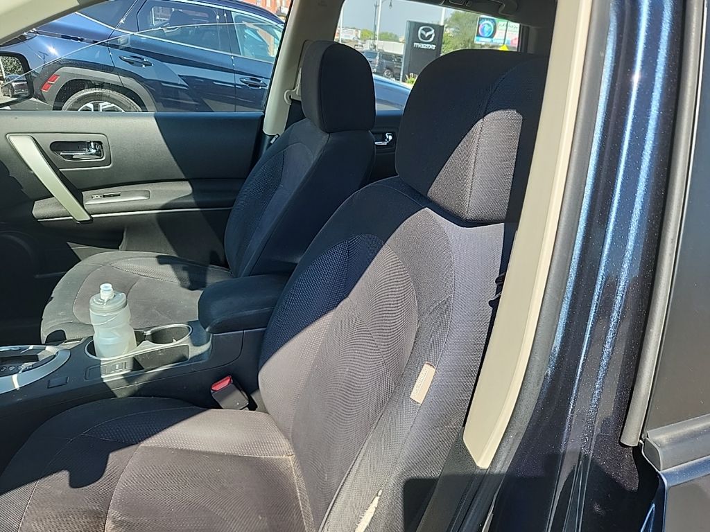 2015 Nissan Rogue Select S photo 9