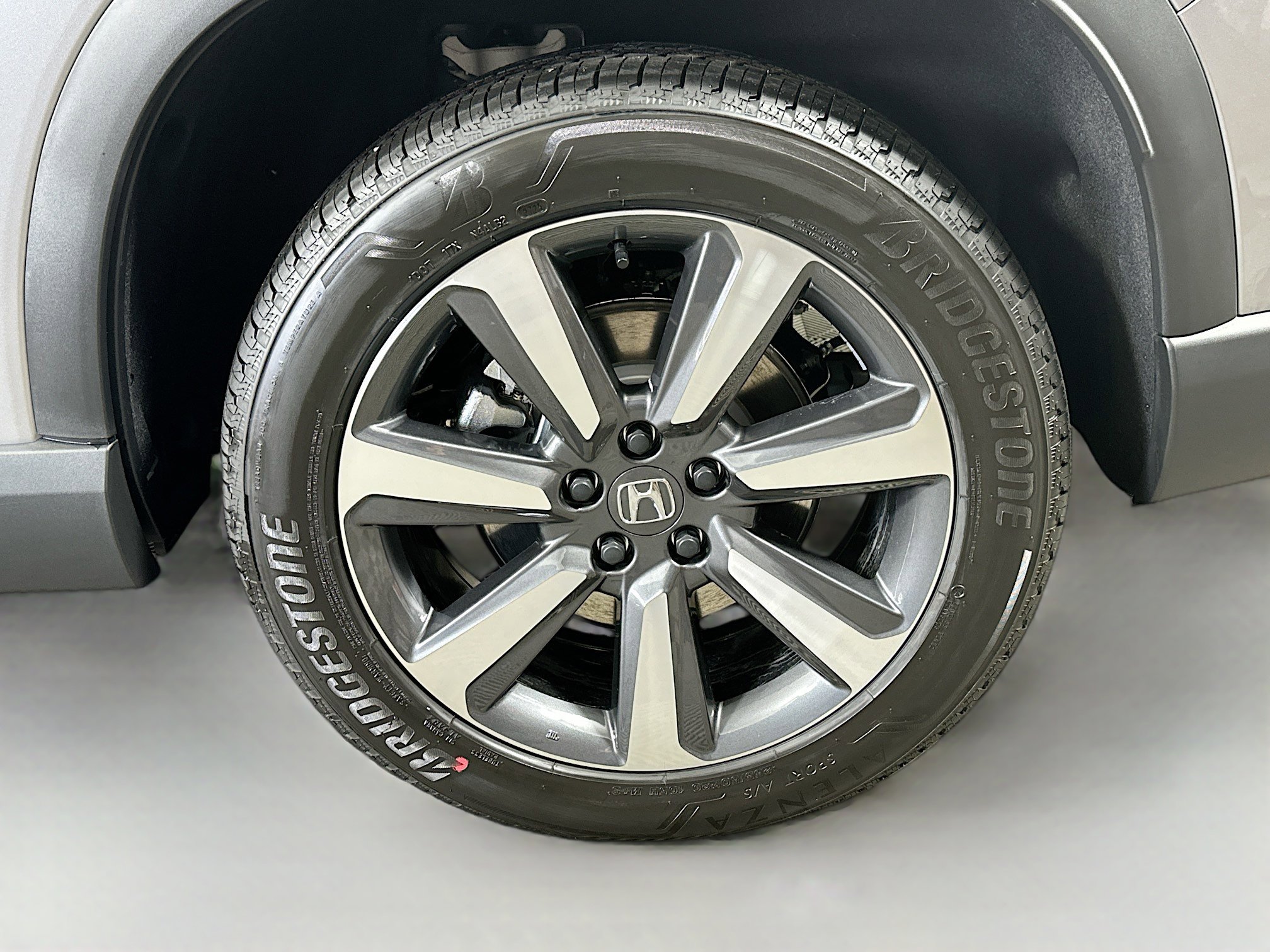 2025 Honda Pilot Touring photo 32