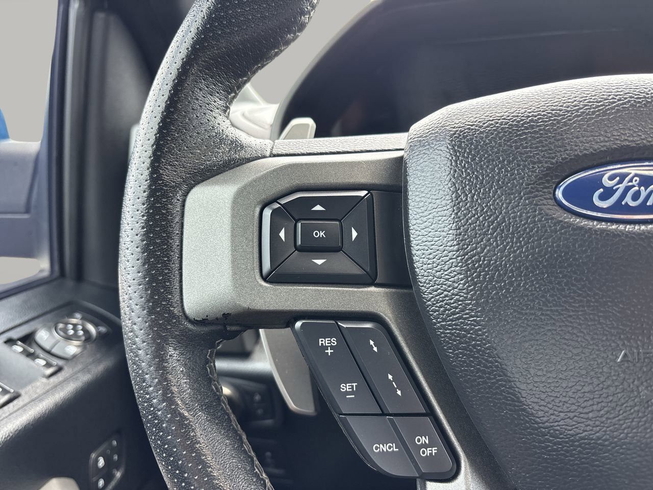 2020 Ford F-150 Raptor photo 25