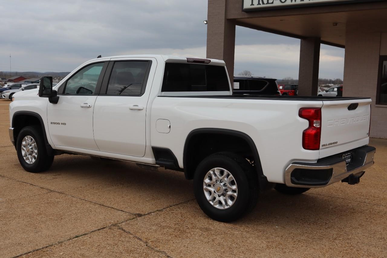 2023 Chevrolet Silverado 2500HD LT photo 3