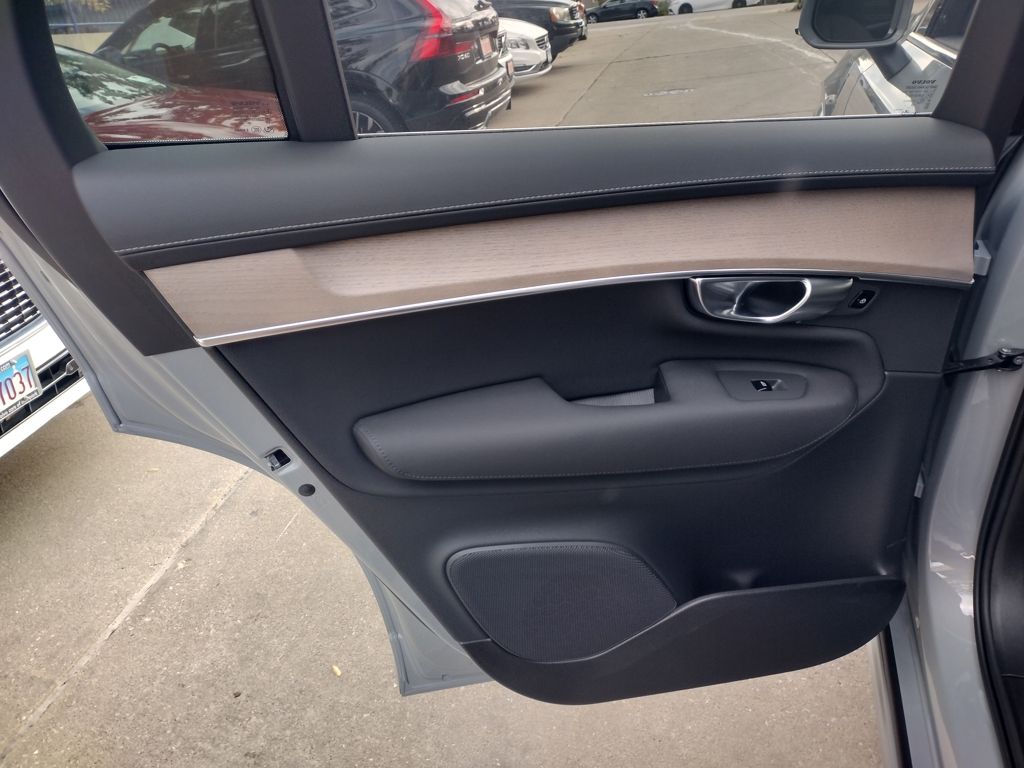 2026 VOLVO XC90 - Image 15