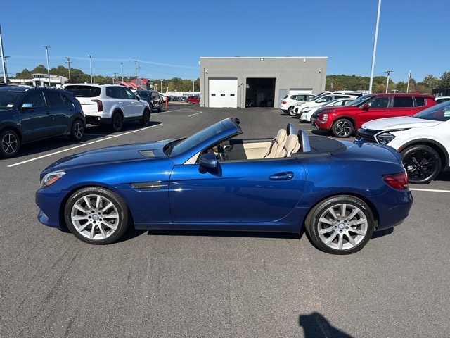 2017 Mercedes Benz SLC 300 photo 6