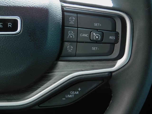 2023 Jeep Wagoneer L Series II photo 16