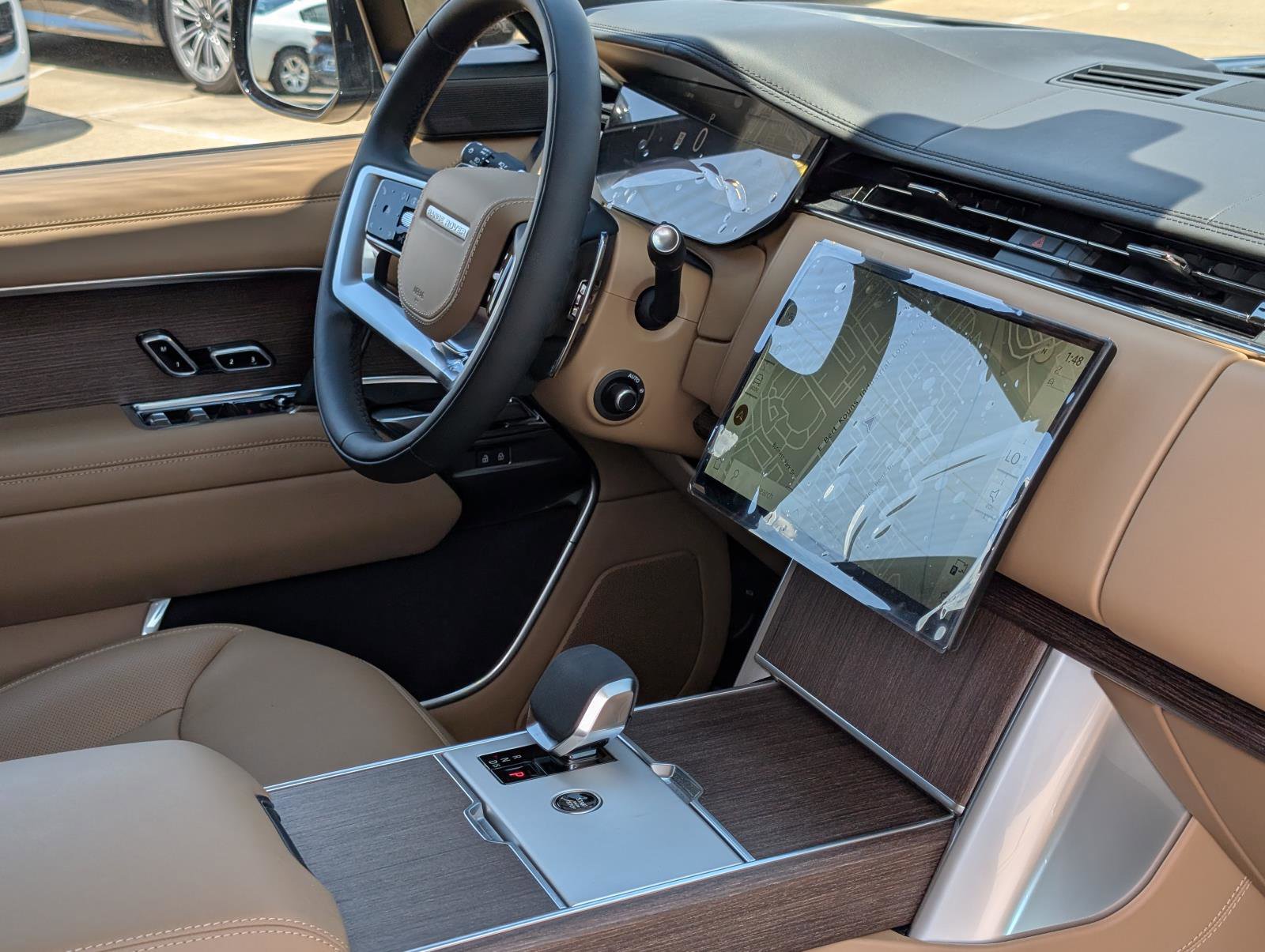 2025 Land Rover Range Rover SE photo 30